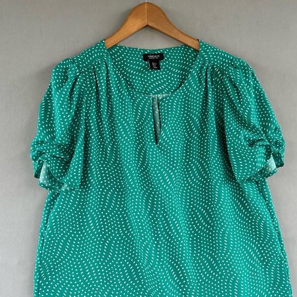 🎉5 for $45🎉 Jones & Co top blouse shirt size L polka dot green - Picture 2 of 8